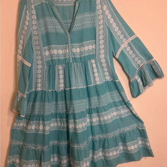 Beautiful Teal and White Patterned Dress - Picture 1 of 8